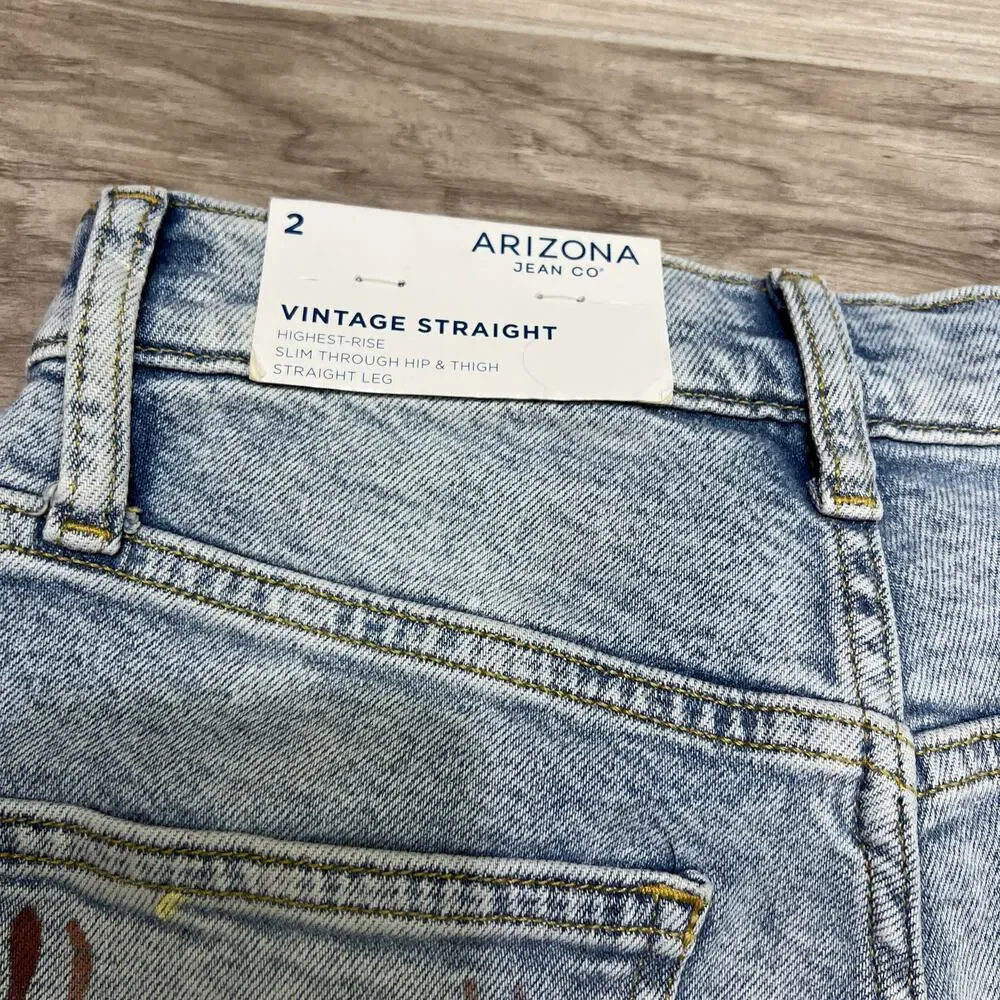 Arizona Women's Highest Rise Vintage Straight Leg Jean Size 2