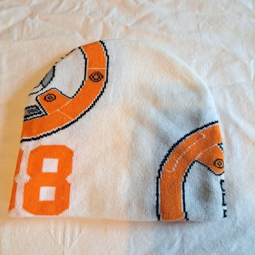 BB8 Star Wars White Orange Youth Beanie Winter Snow Hat Unisex One Size