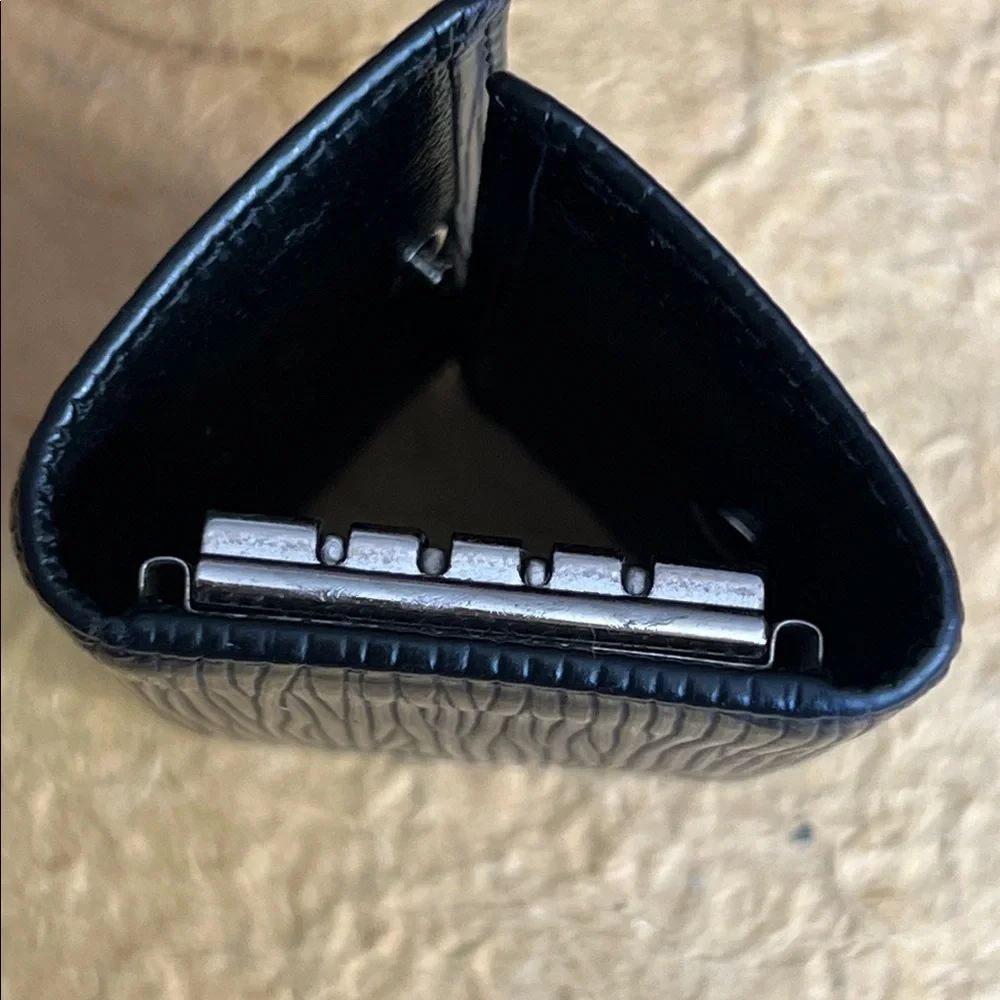 Louis Vuitton auth lv