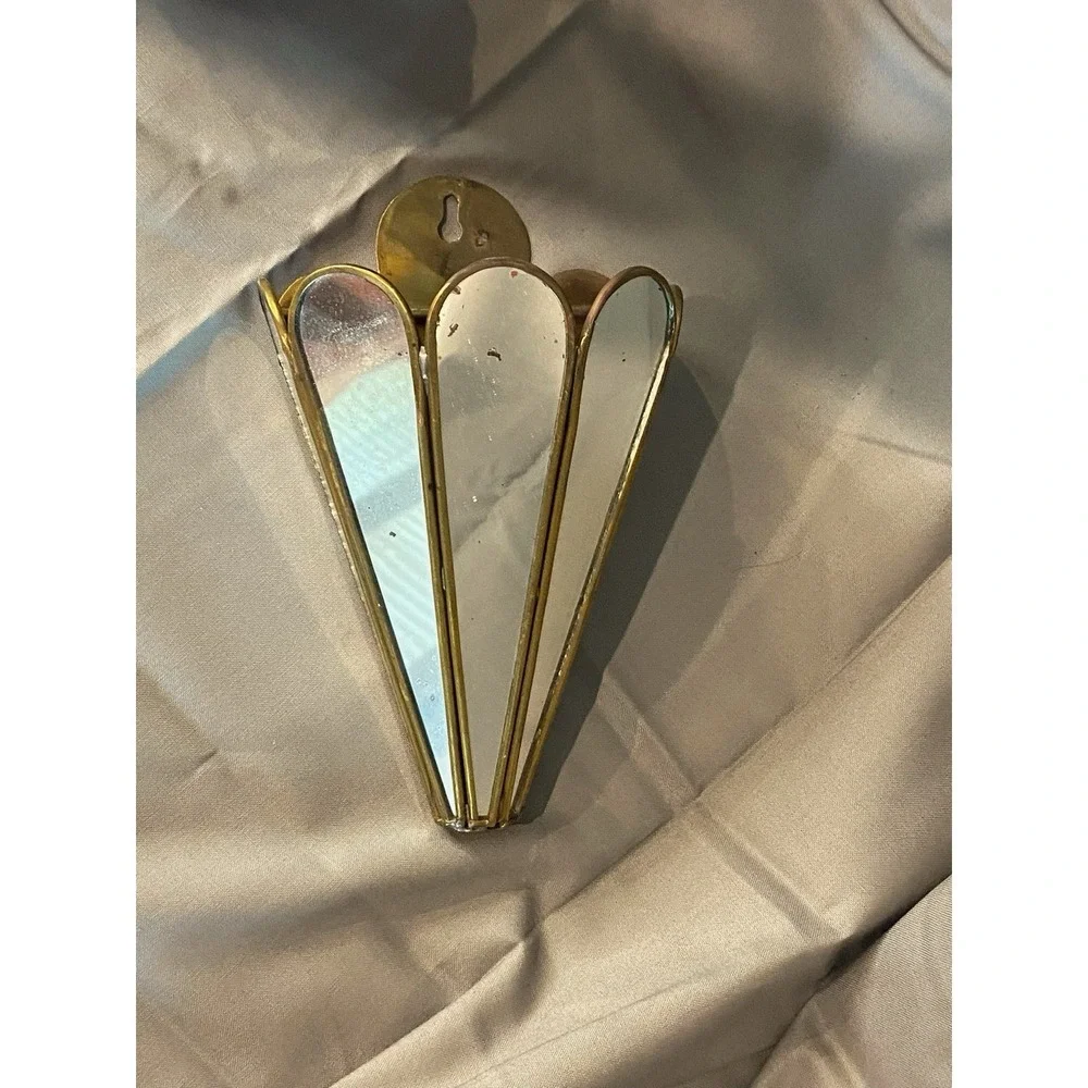The Unbranded Brand mirrored metal
