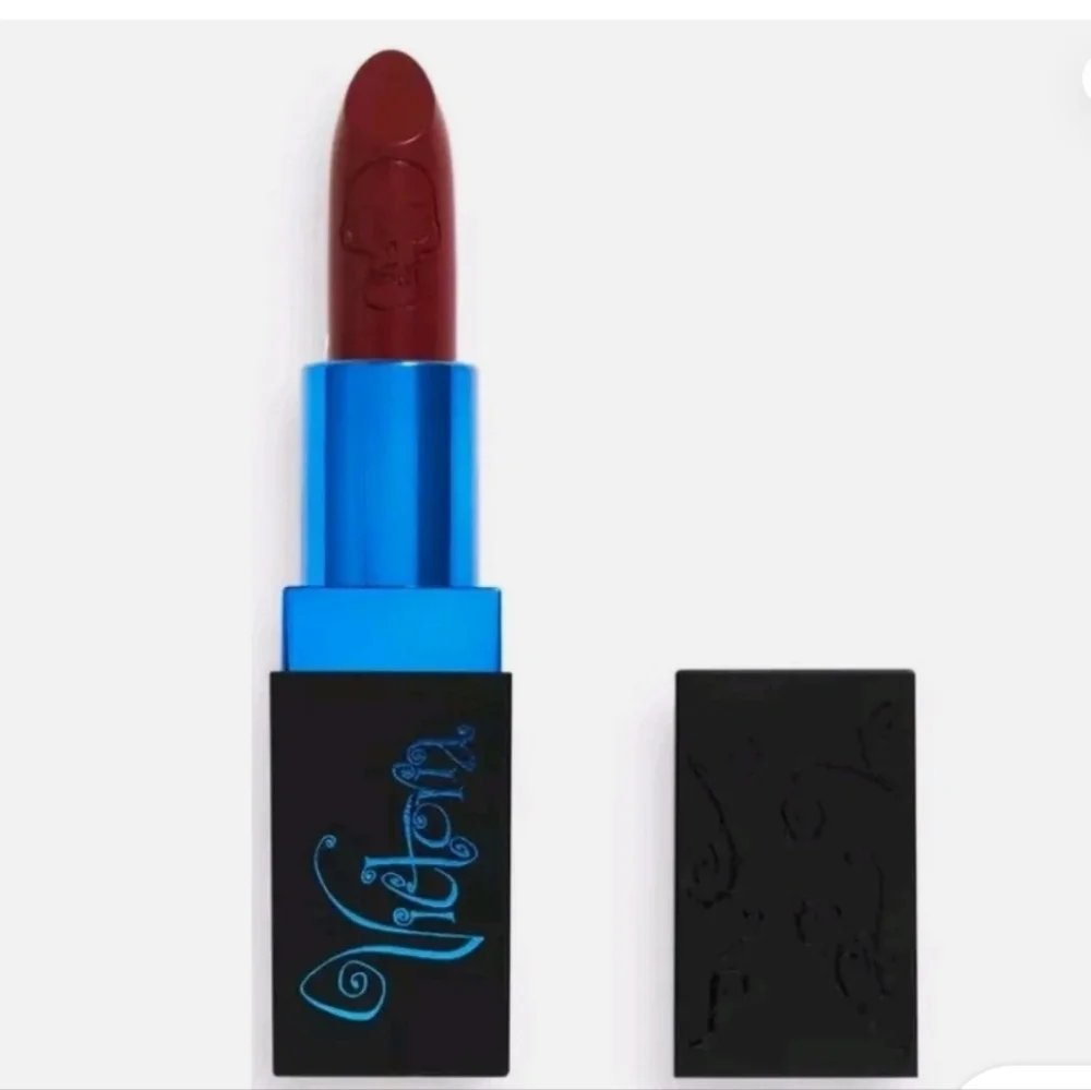 Makeup Revolution color victoria