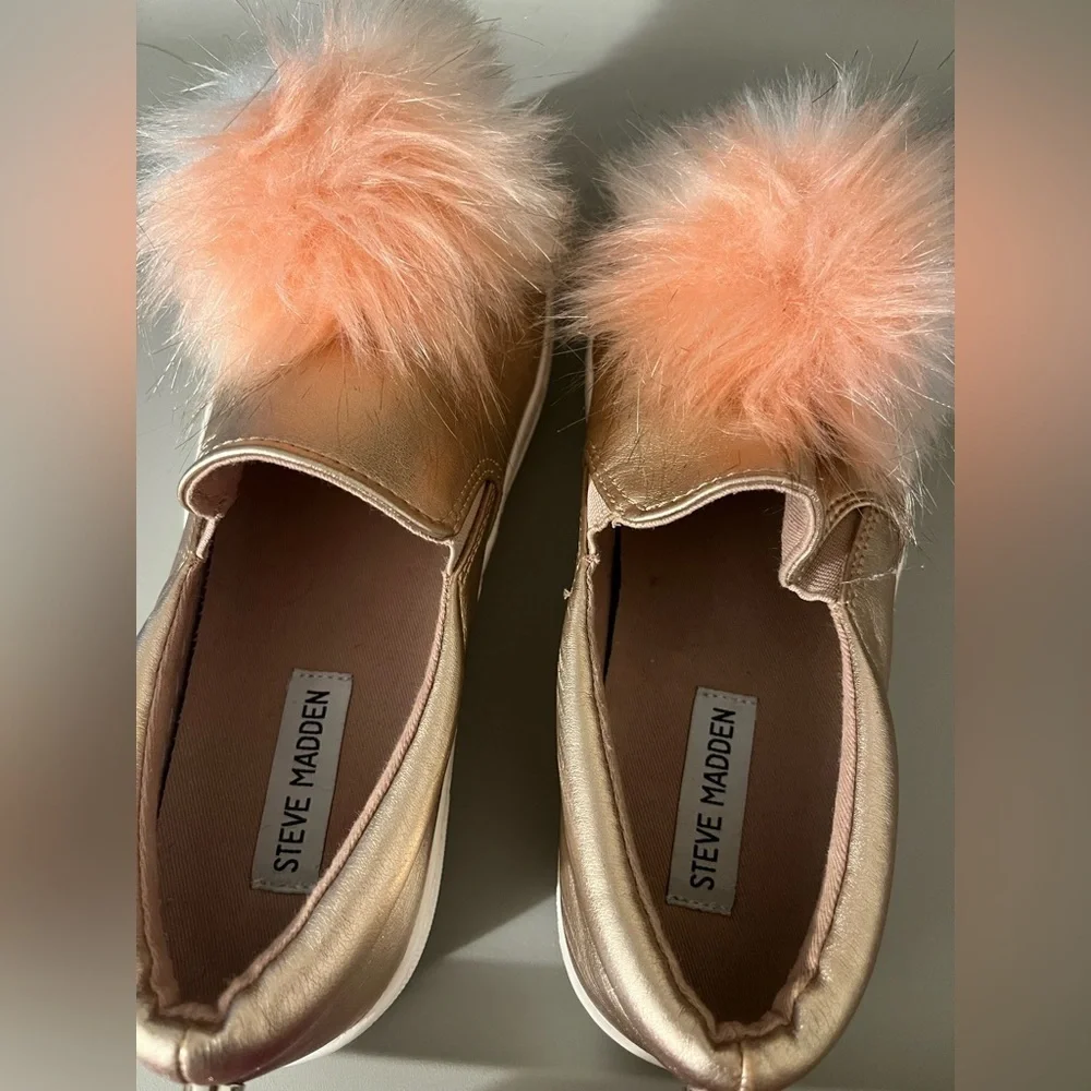 Steve Madden Women's Metallic Rose Gold Platform Pompom Slip On Shoes Pink 8