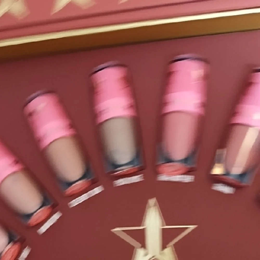 Jeffree Star elegant boxes