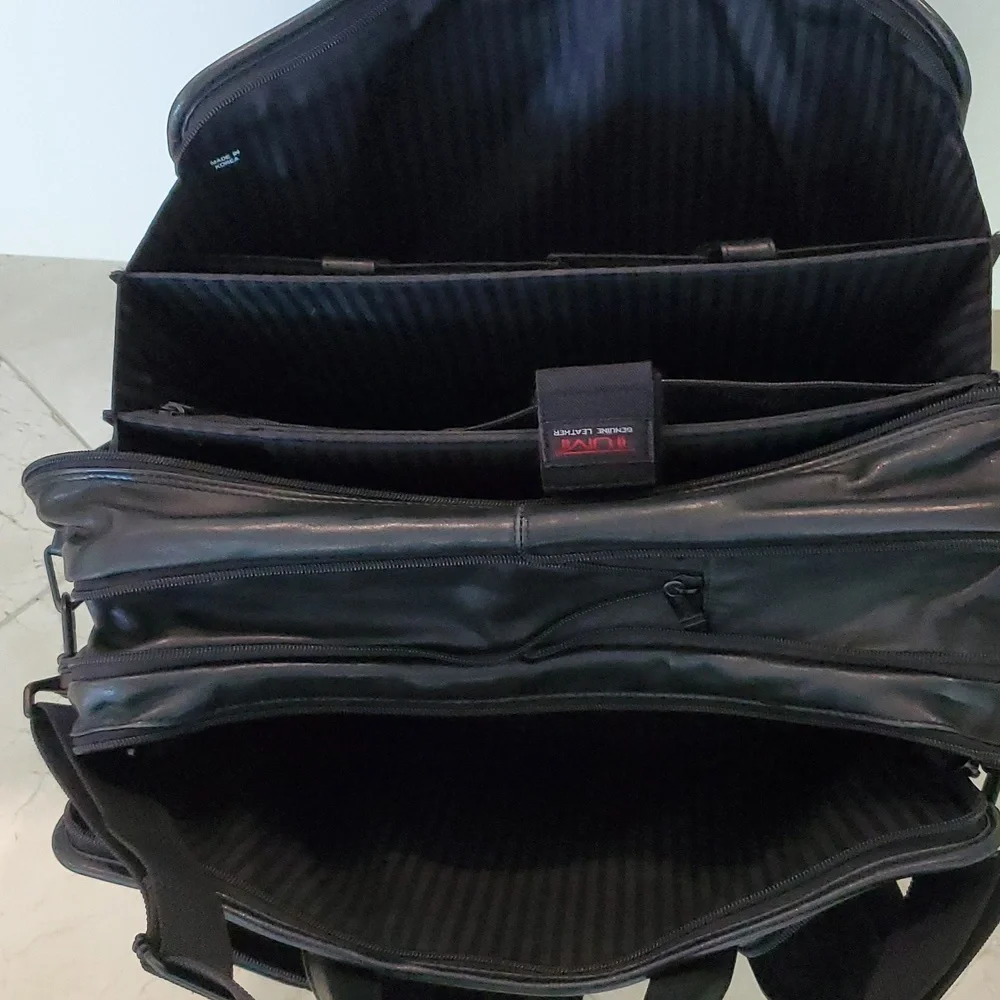 Tumi Alpha 3 Deluxe Large Expandable Organizer Laptop Briefcase