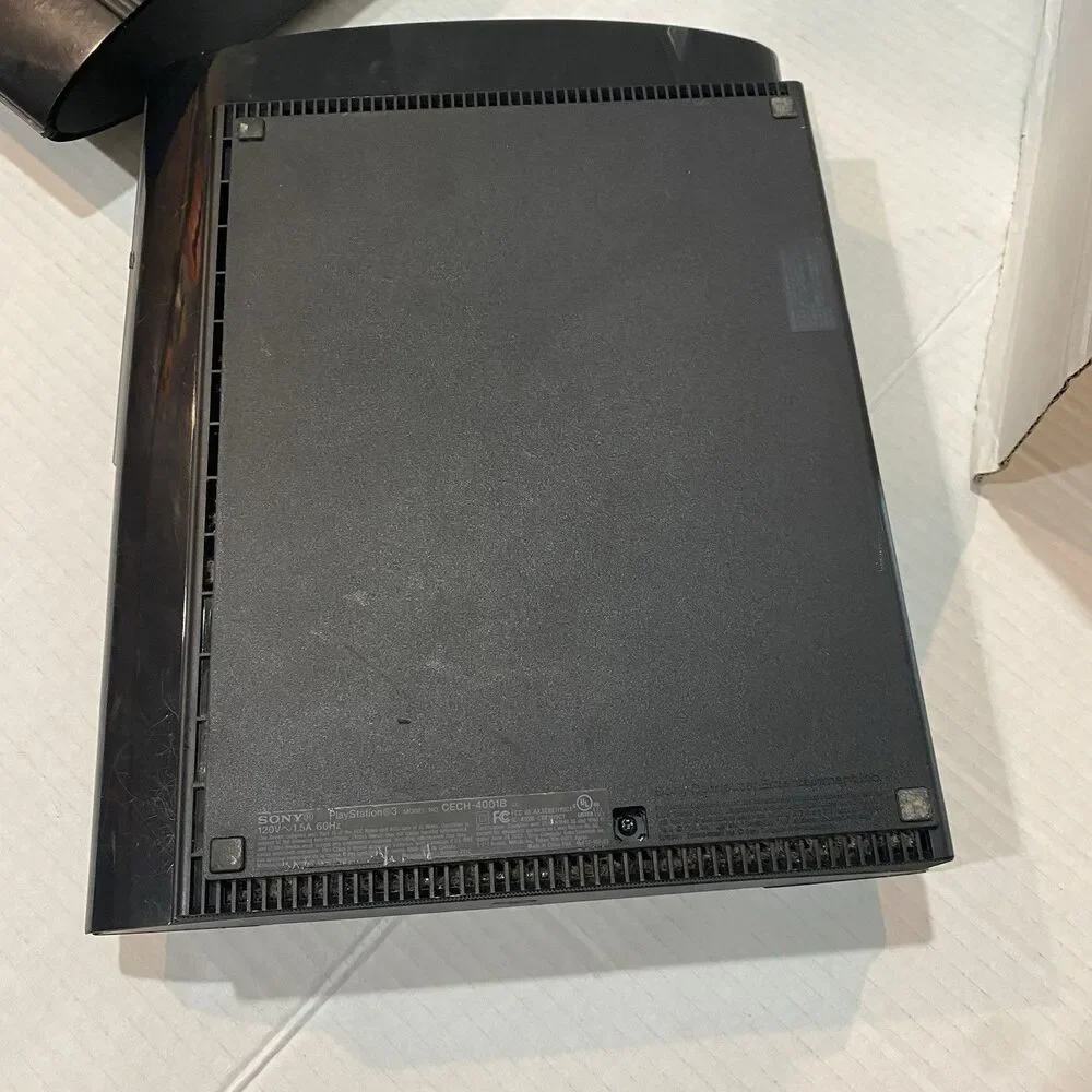 PS3 Console CECH-4001B & CECH-4301C With 2 Games And A Controller
