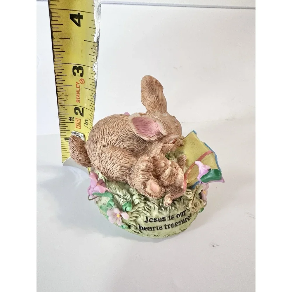 Enesco paws praise