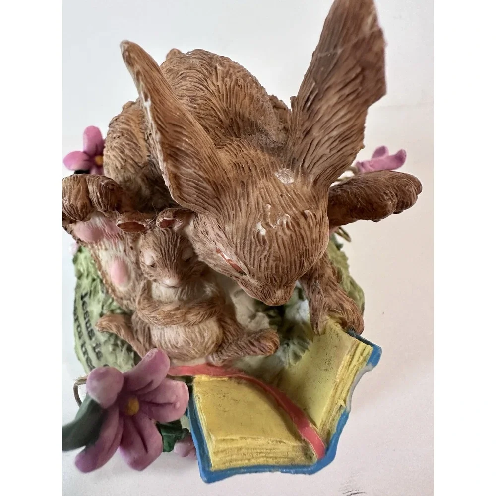 Enesco paws praise