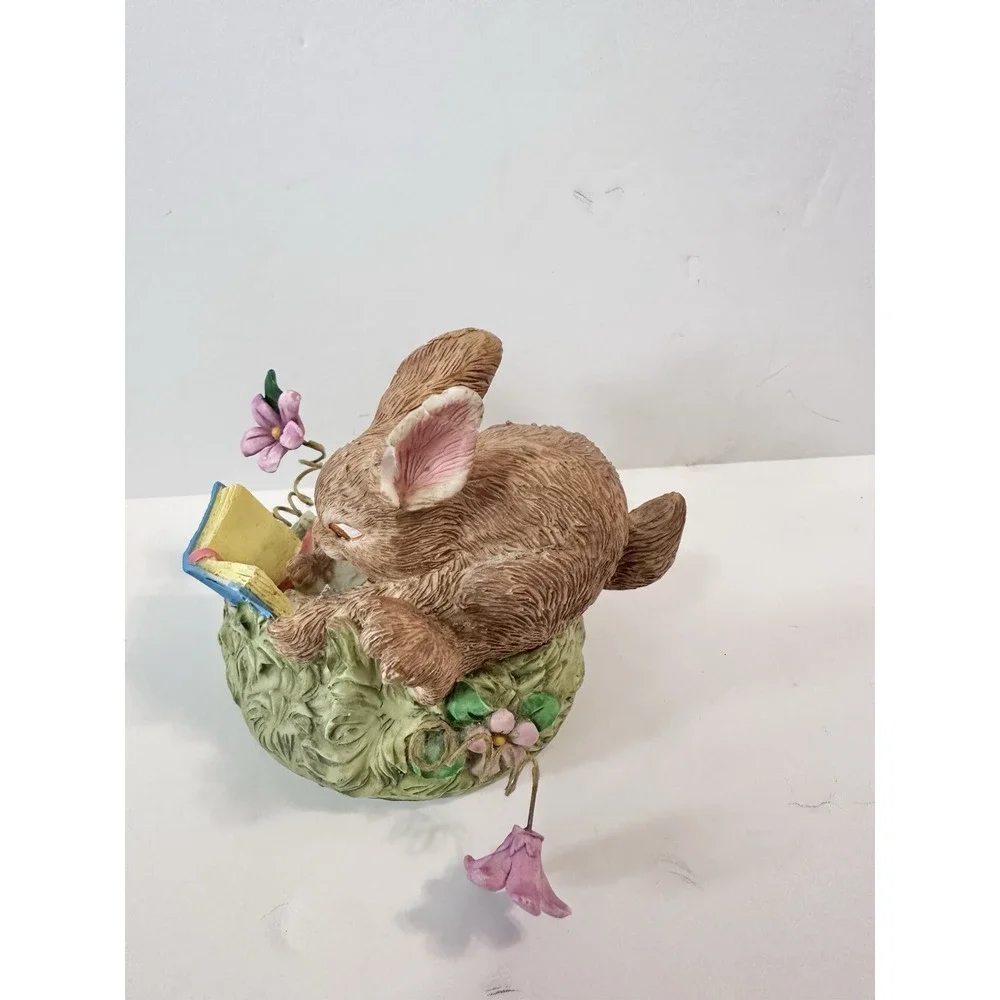 Enesco paws praise