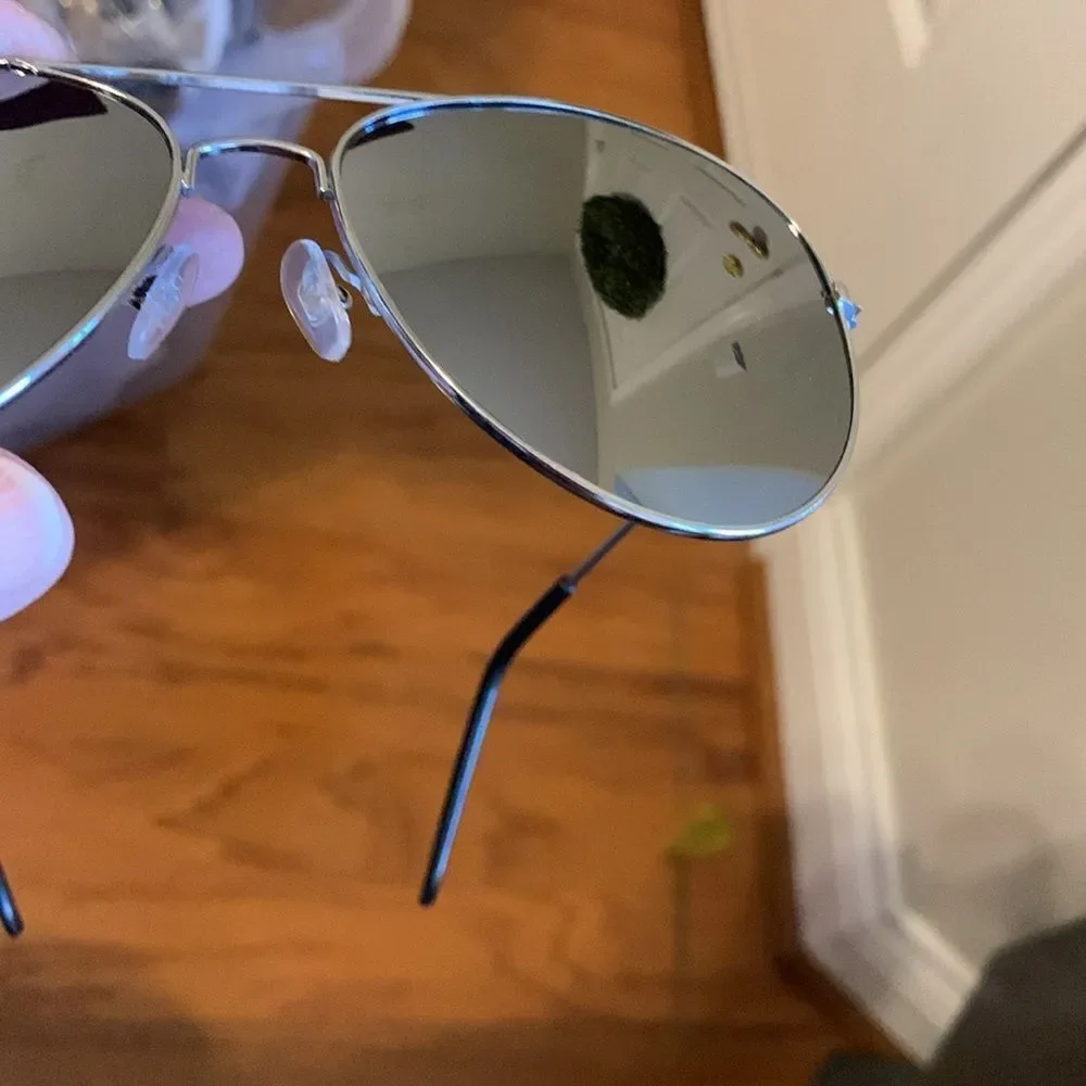 Ensarjoe Men's sunglasses.