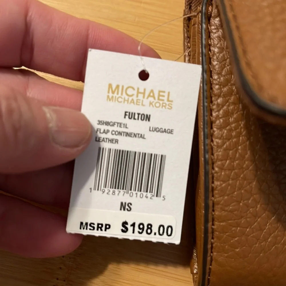 Authentic Michael Kors Fulton Flap Continental Wallet