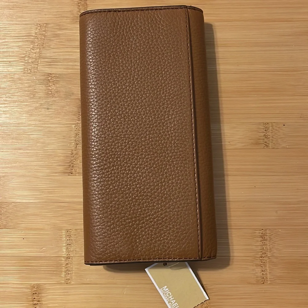Authentic Michael Kors Fulton Flap Continental Wallet