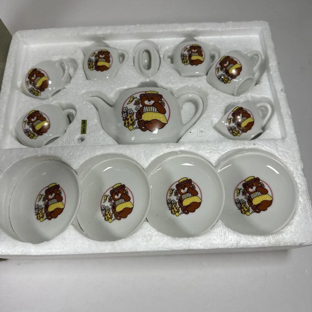 Vintage 1970's Childs Porcelain Jaymar Teddy Bear Tea Set 12 pc.