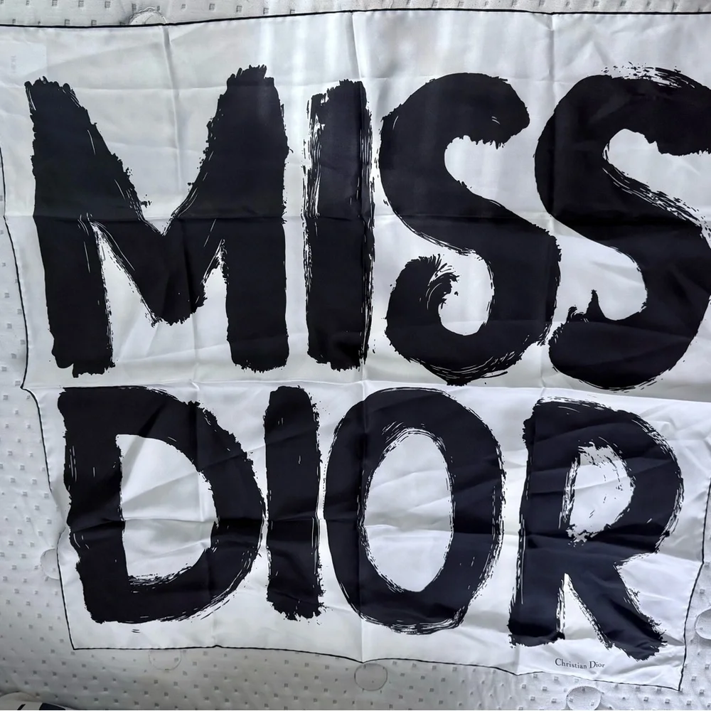 Dior miss graffiti