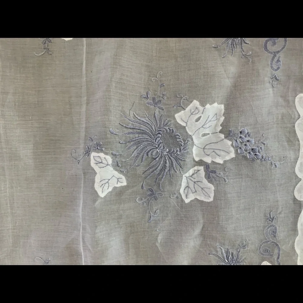 White Floral Embroidered Table Linens Set