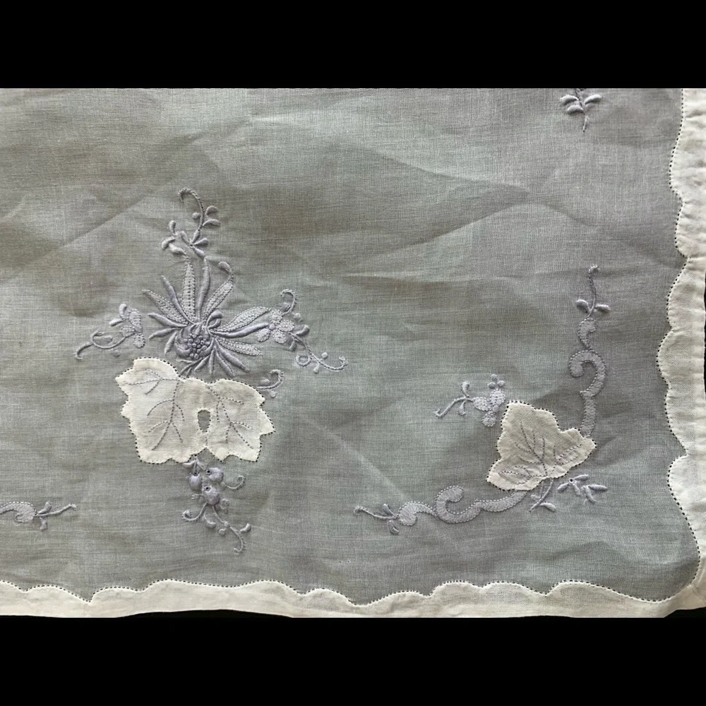 White Floral Embroidered Table Linens Set