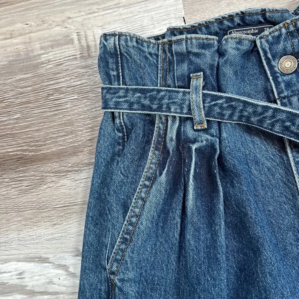 Abercrombie A&F Mom Jeans Dark Wash High Rise Belted Frayed Hem 26 2R