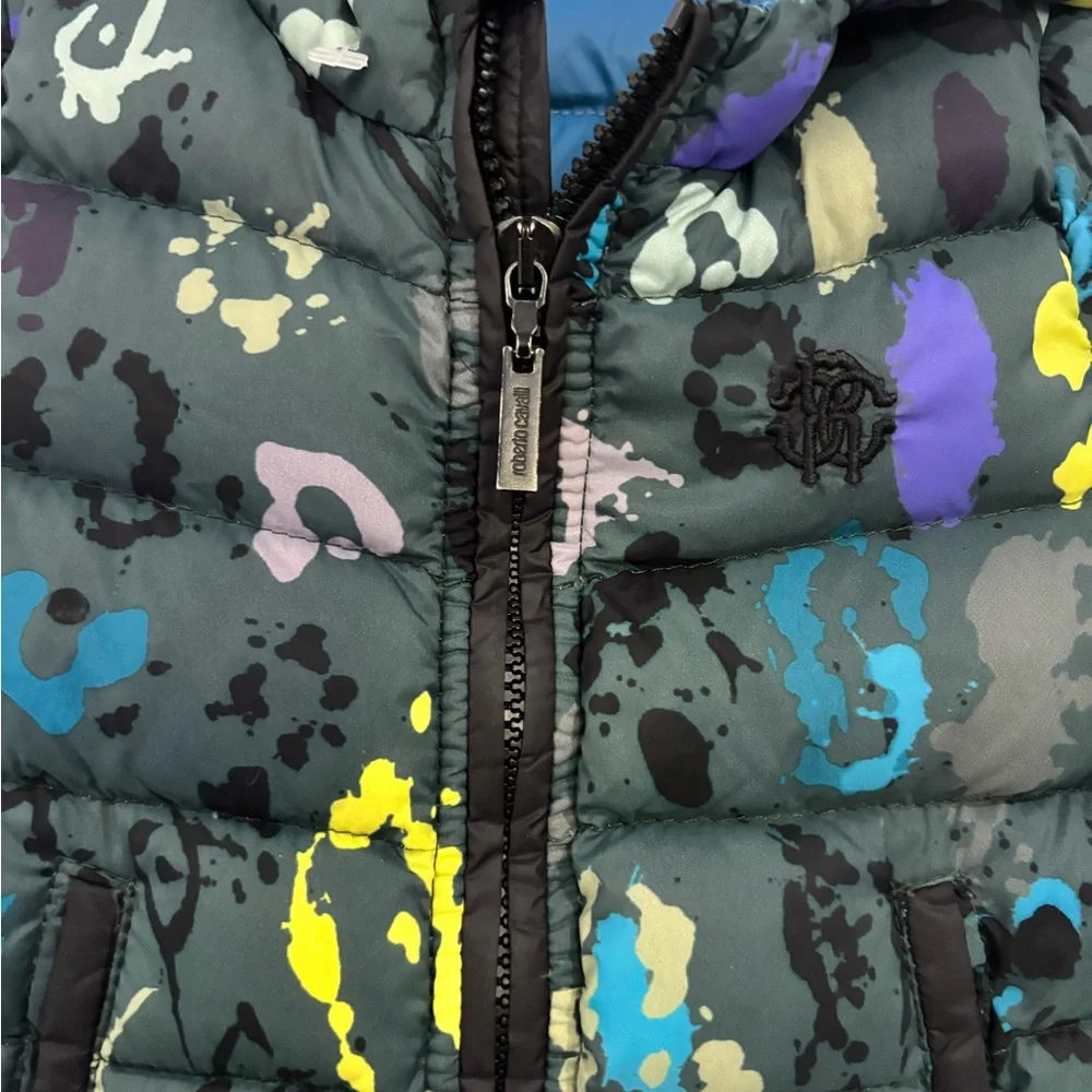 Roberto Cavalli flaws present