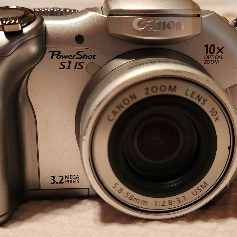 Canon PowerShot S1 IS Silver Camera Bundle