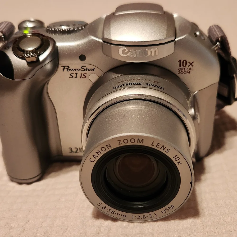 Canon PowerShot S1 IS Silver Camera Bundle