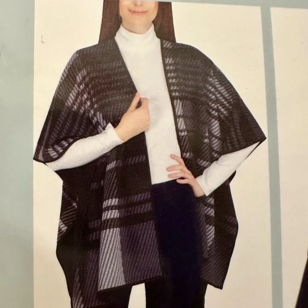 Ike Behar Reversible Fashion Wrap With High Pile Fleece One Size Soft Warm (NEW)