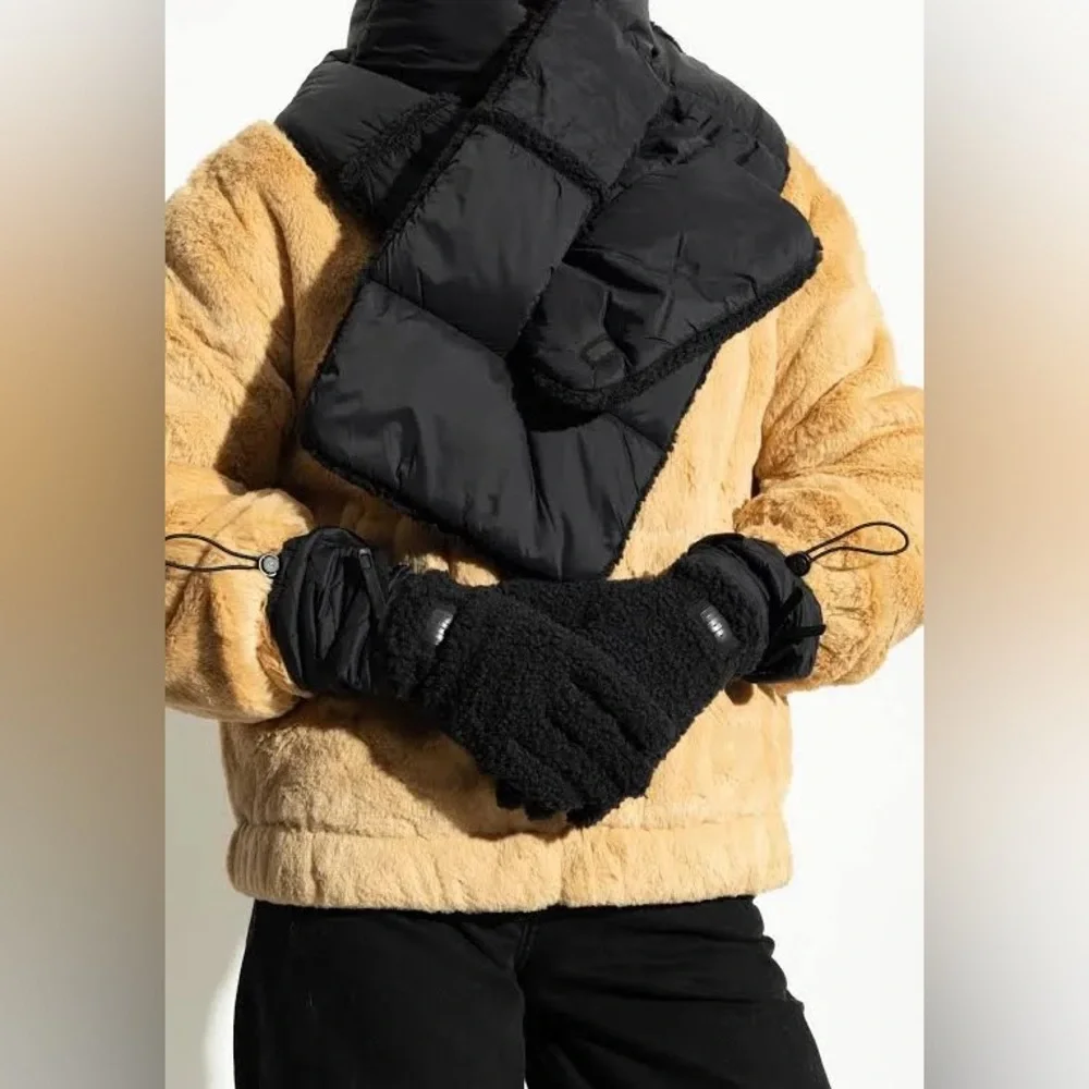 UGG this glove