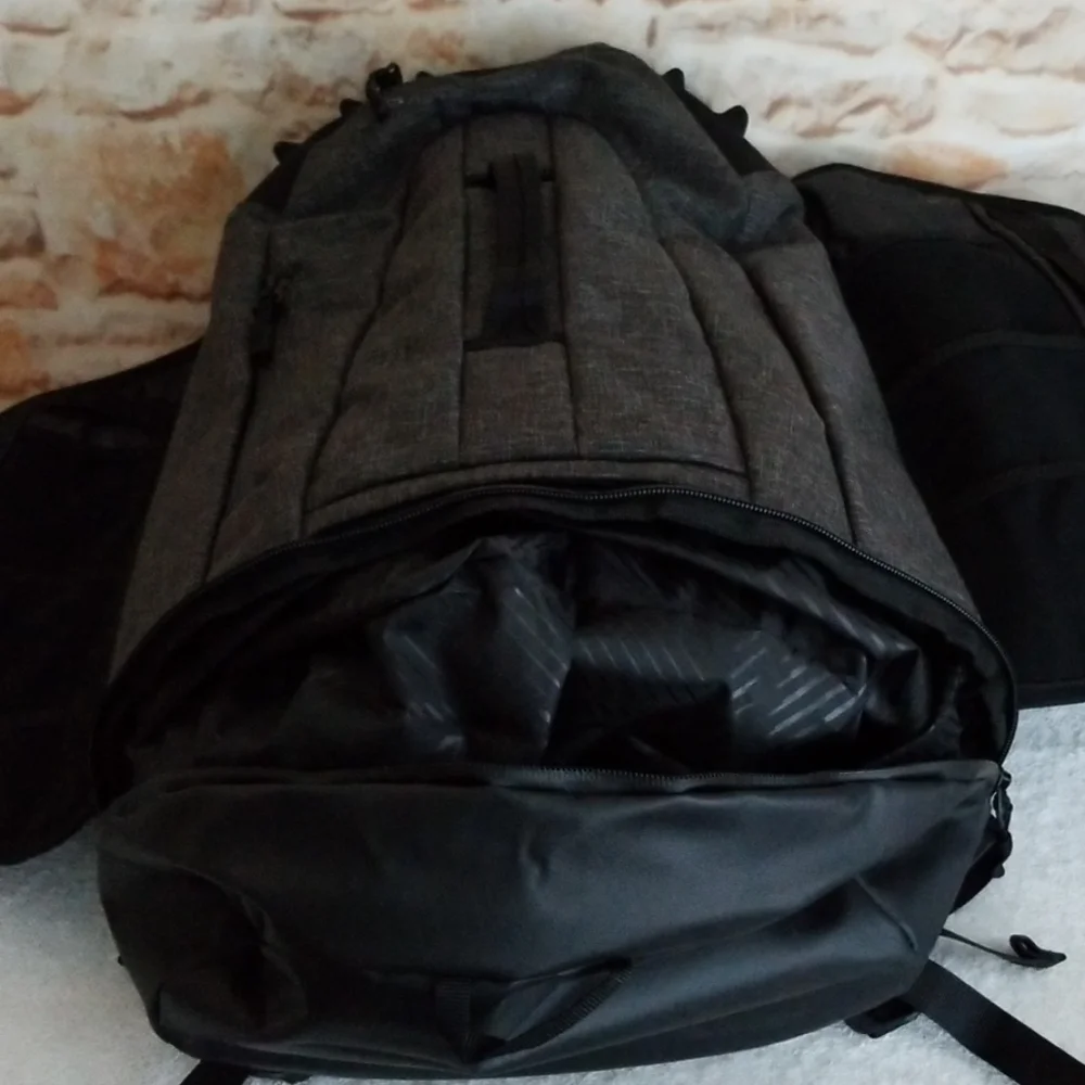 New Oakley Aero Pack Bag