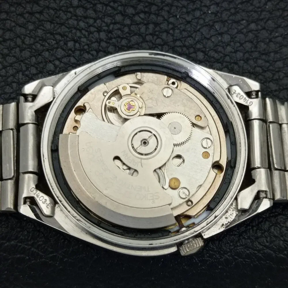 Vintage 1977 Seiko Automatic Mens Silver Watch W/daydate & Gold accents