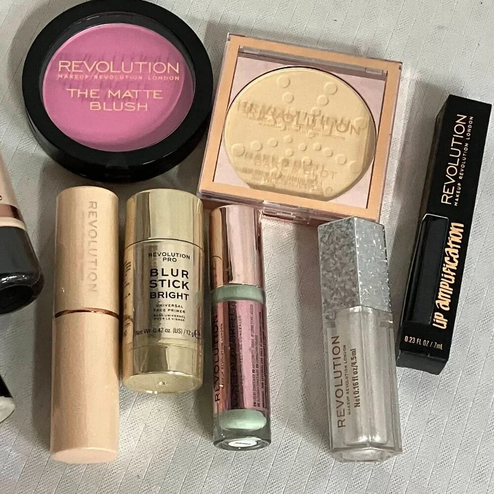 Makeup Revolution f10 luxe highlighter