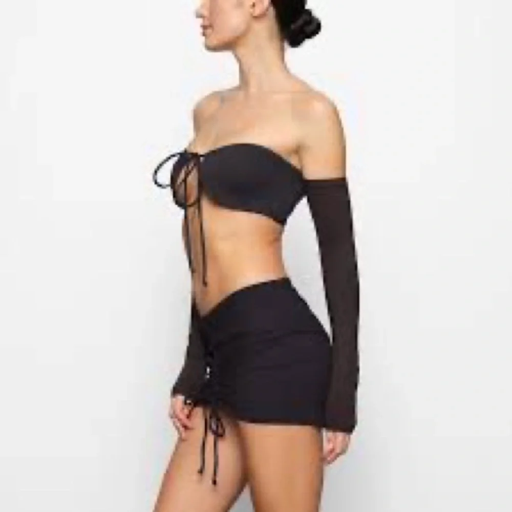 SKIMS Black Signature Swim Lace Up Longsleeve Top NWT Size XXS B22