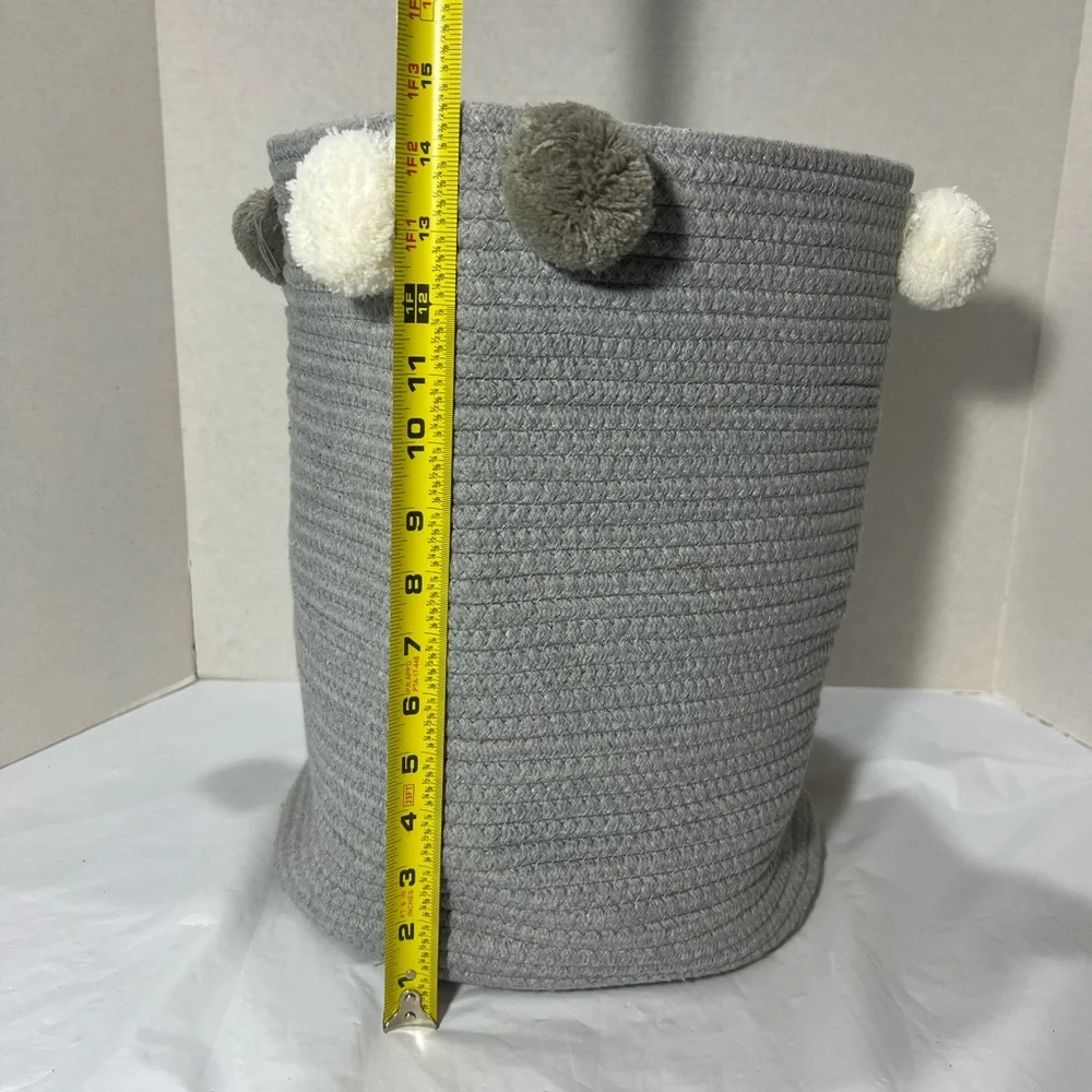 N/A laundry basket