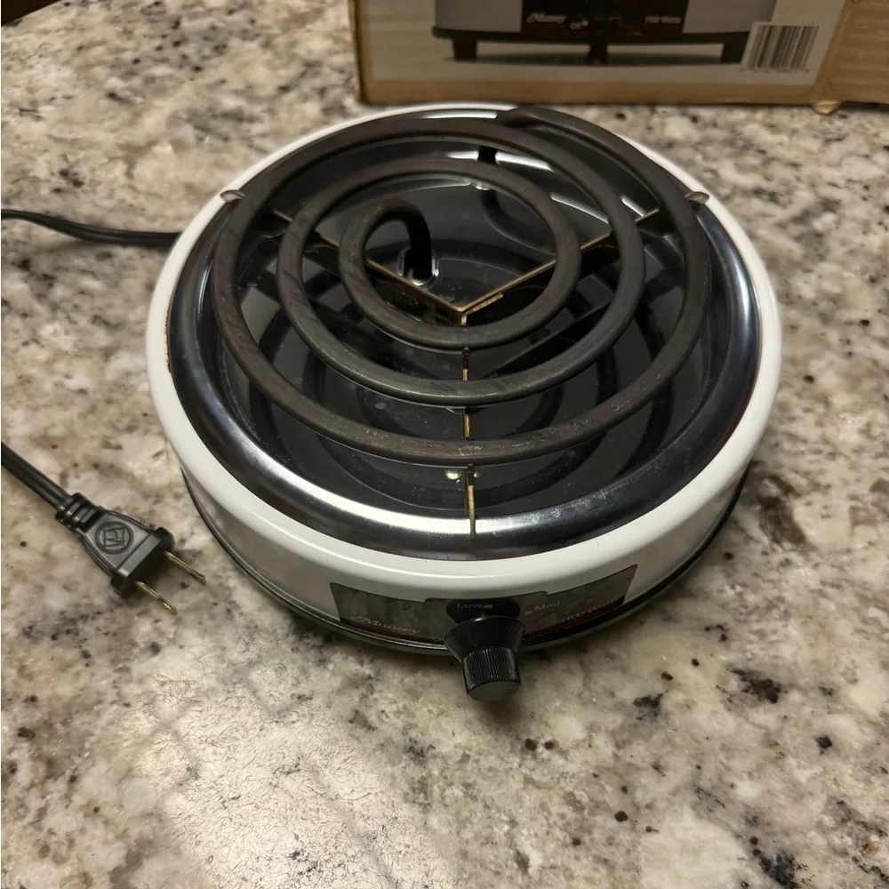Vintage 1986 Hot plate extra burner by Munsey works great.