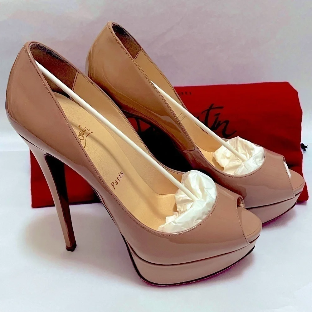 Christian Louboutin, Lady Peep 140 Nude Patent peep toe pump. EU 39.5