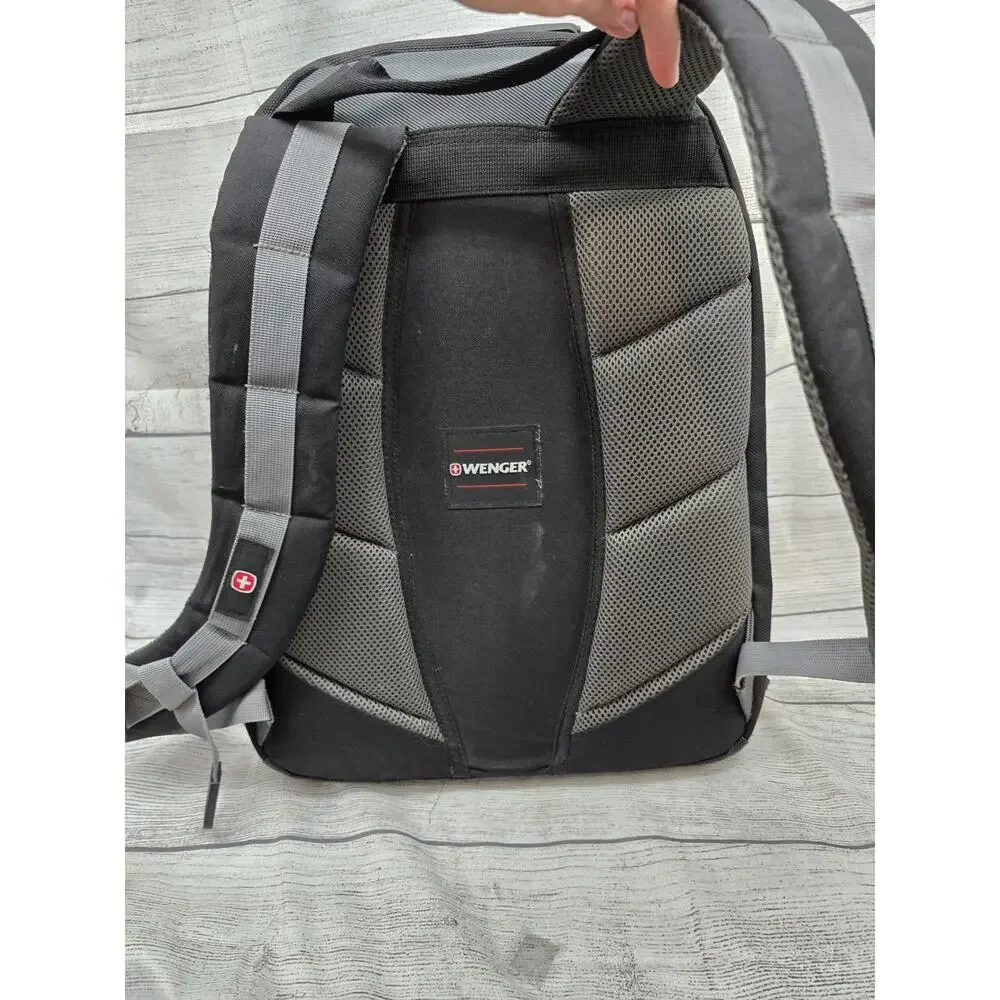 WENGER SWISS GEAR LEGACY 16
