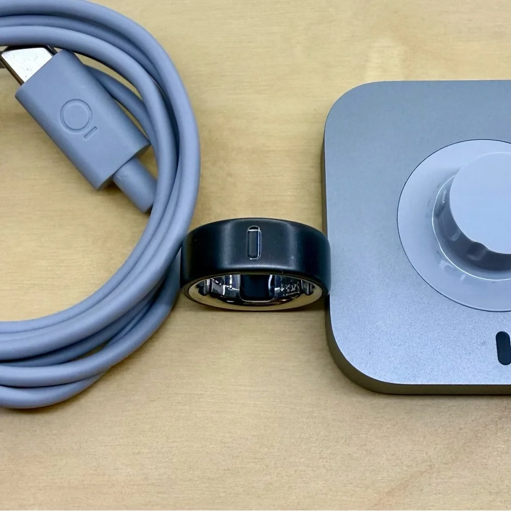 Oura Black Ring with Silver Charger