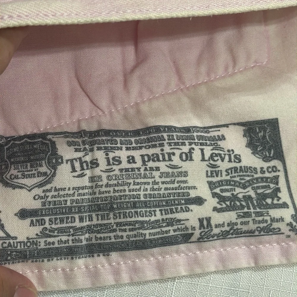 Levis features wear design