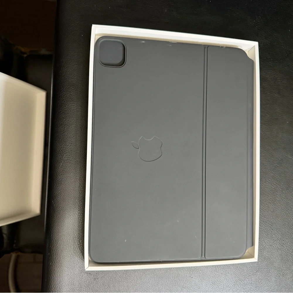 Apple sleek magic
