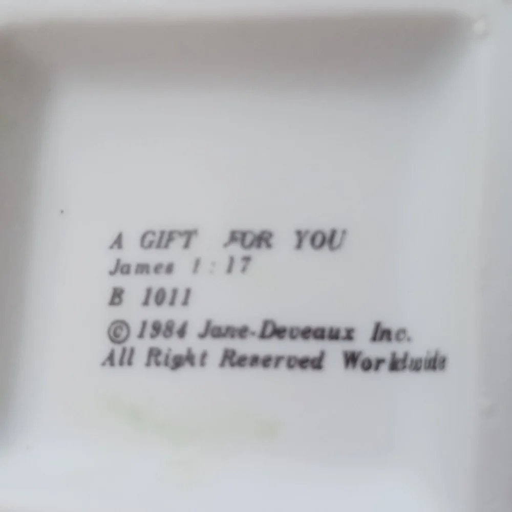 Vintage 1984 Jane-Deveaux, Inc figurine