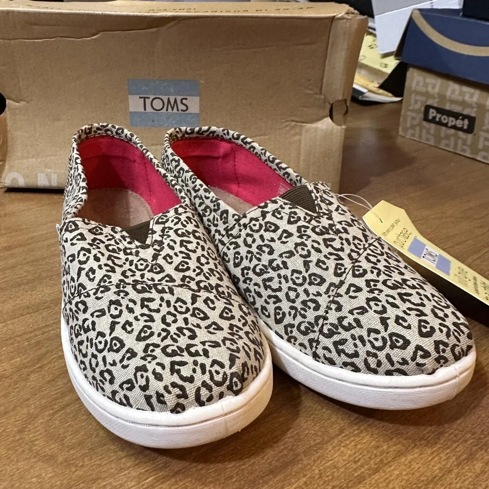 TOMS Classic Shoes Youth Size 3.5 Natural Metallic Leopard Slip On Alpargata