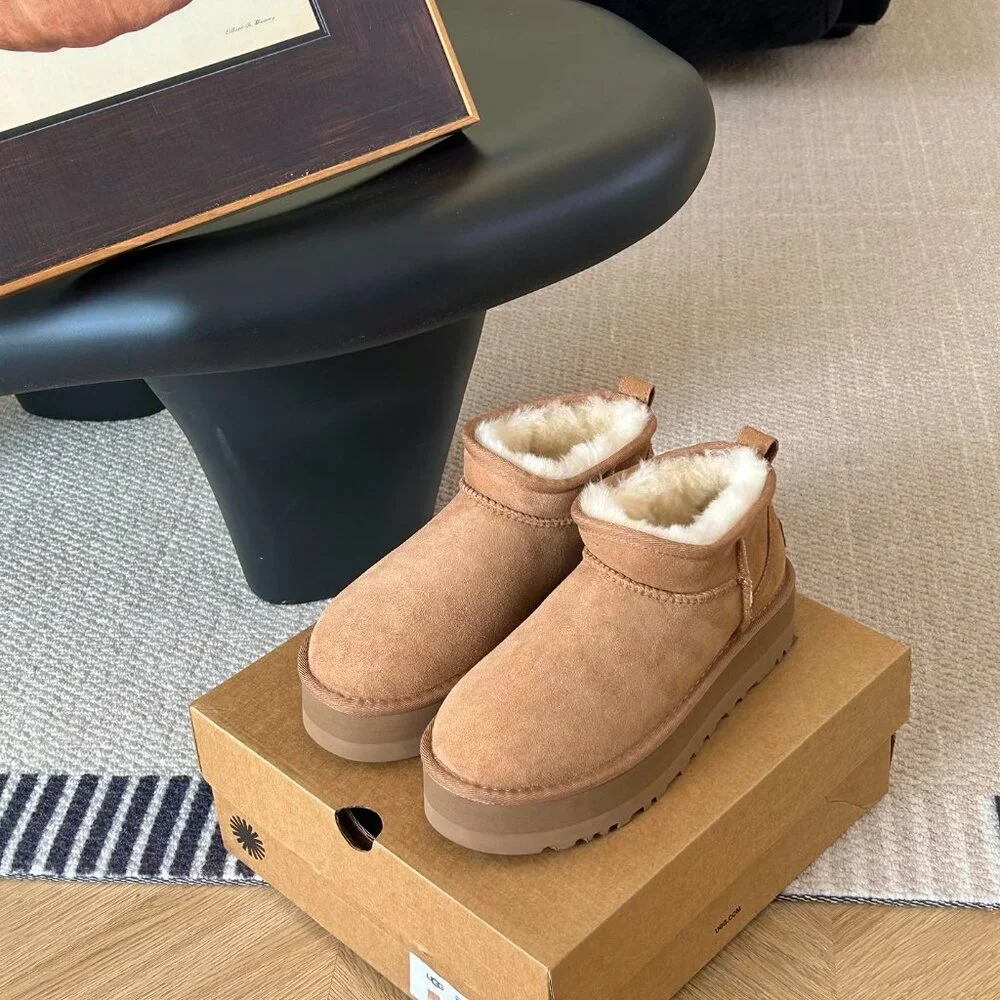 UGG Women's Classic Ultra Platform Chestnut