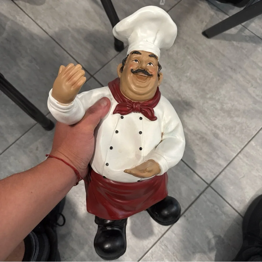 N/A figurine bistro kitchen