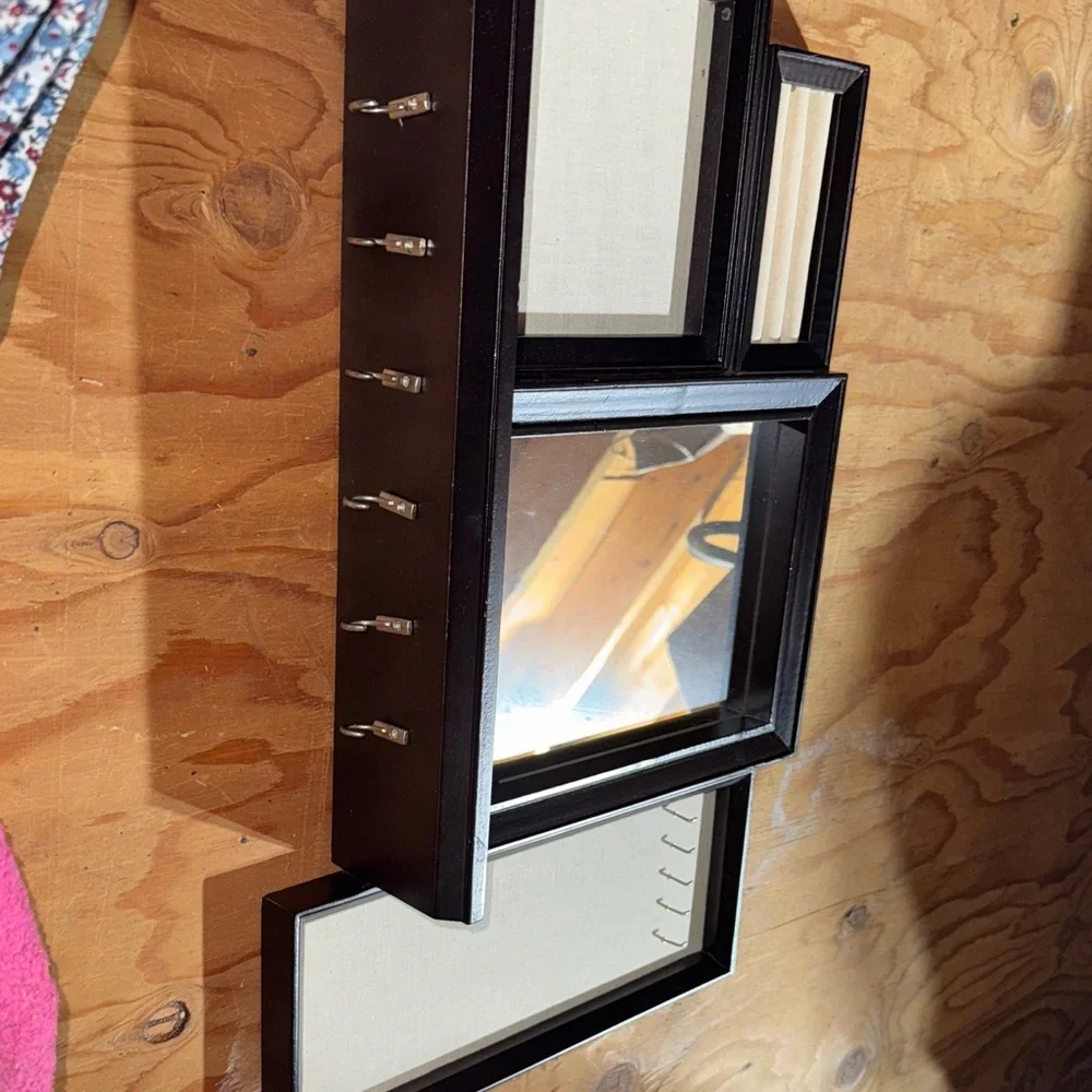 N/A hooks frame stylish
