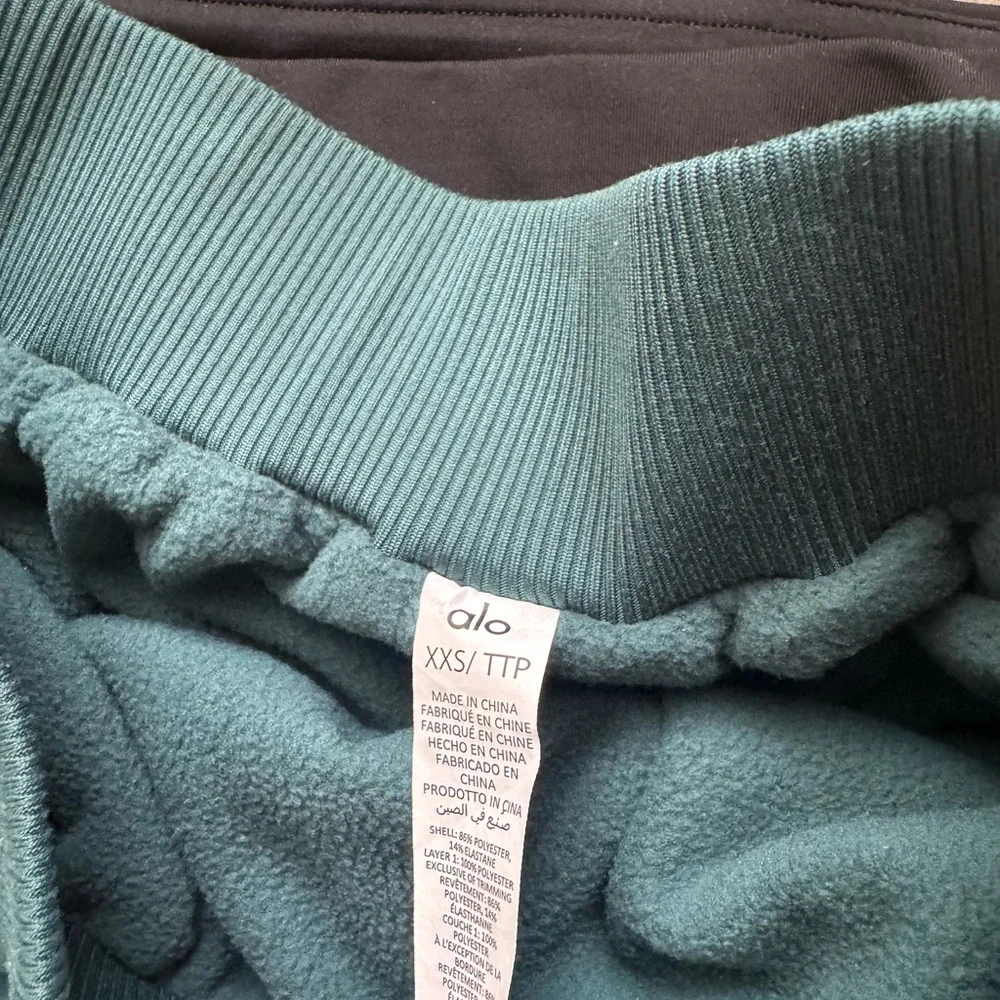 ALO Yoga comfortable teal