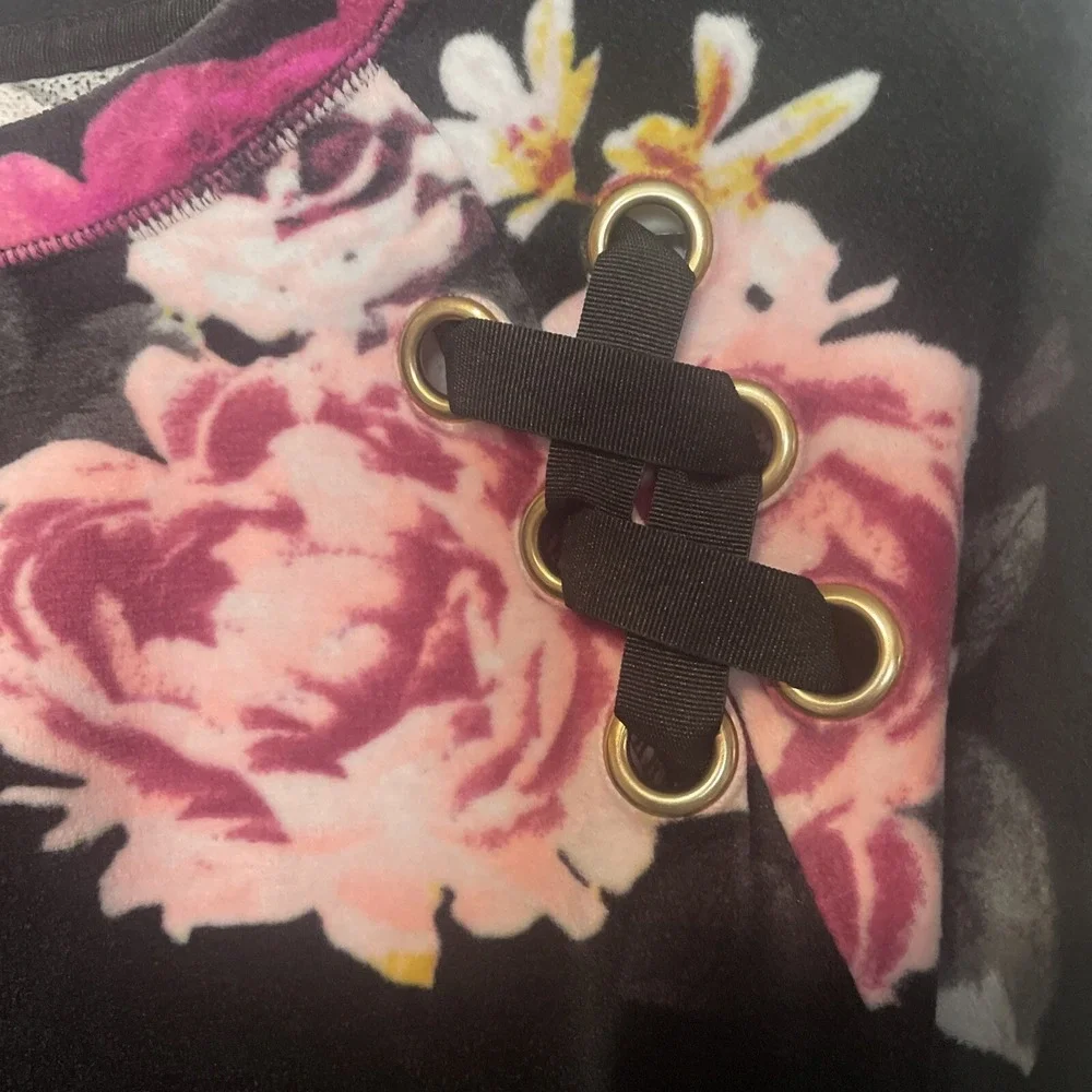 5/$20! Justice Girls Black Floral Sweatshirt Soft Pullover Floral‎ Size M- 10