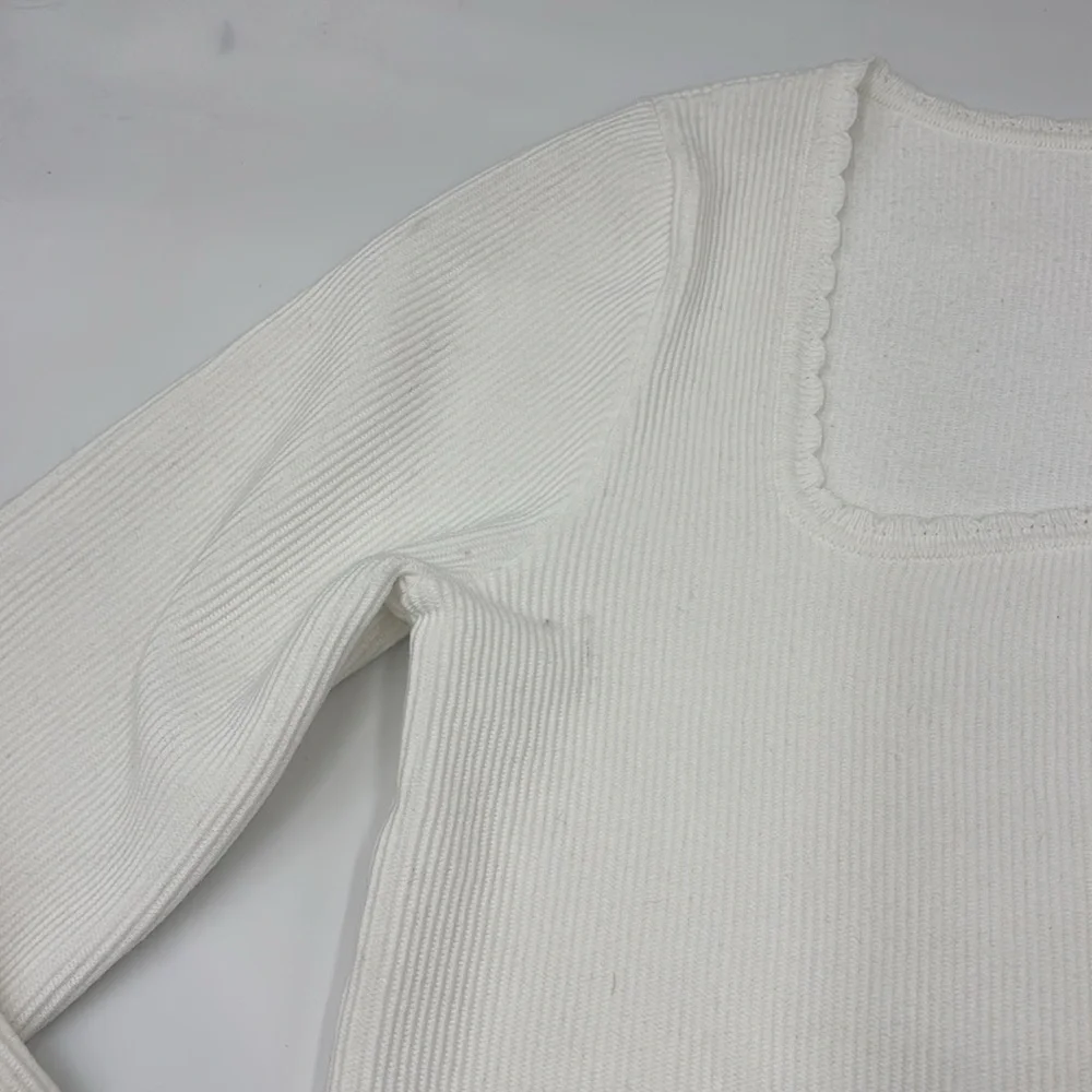 ASTr The Label Scallop Trim Ribbed Knit Top in White