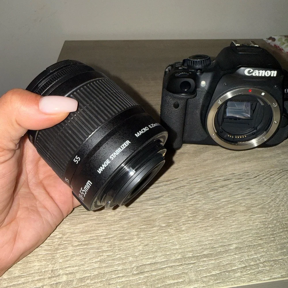 Canon great articulating battery