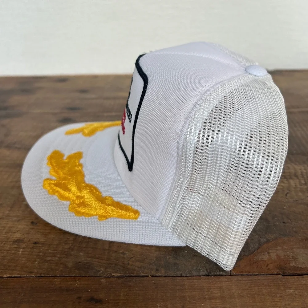 Cardinal vtg trucker