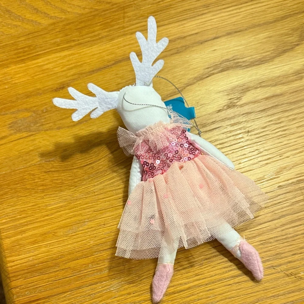 Target charming deer