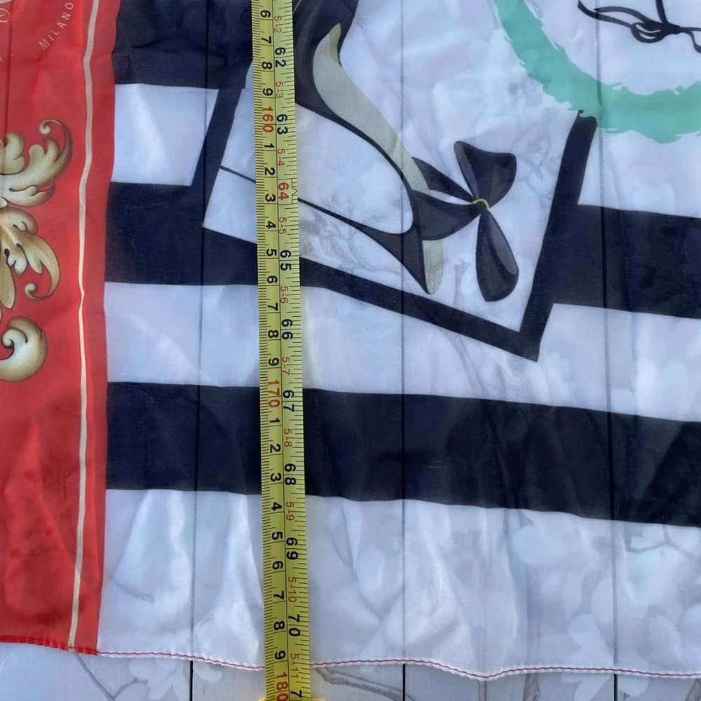 Versace elegant scarf