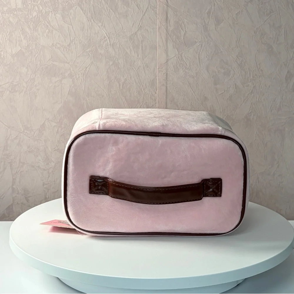 Juicy Couture luxurious light