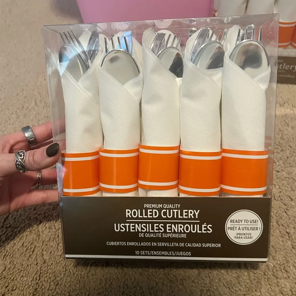 N/A orange napkins